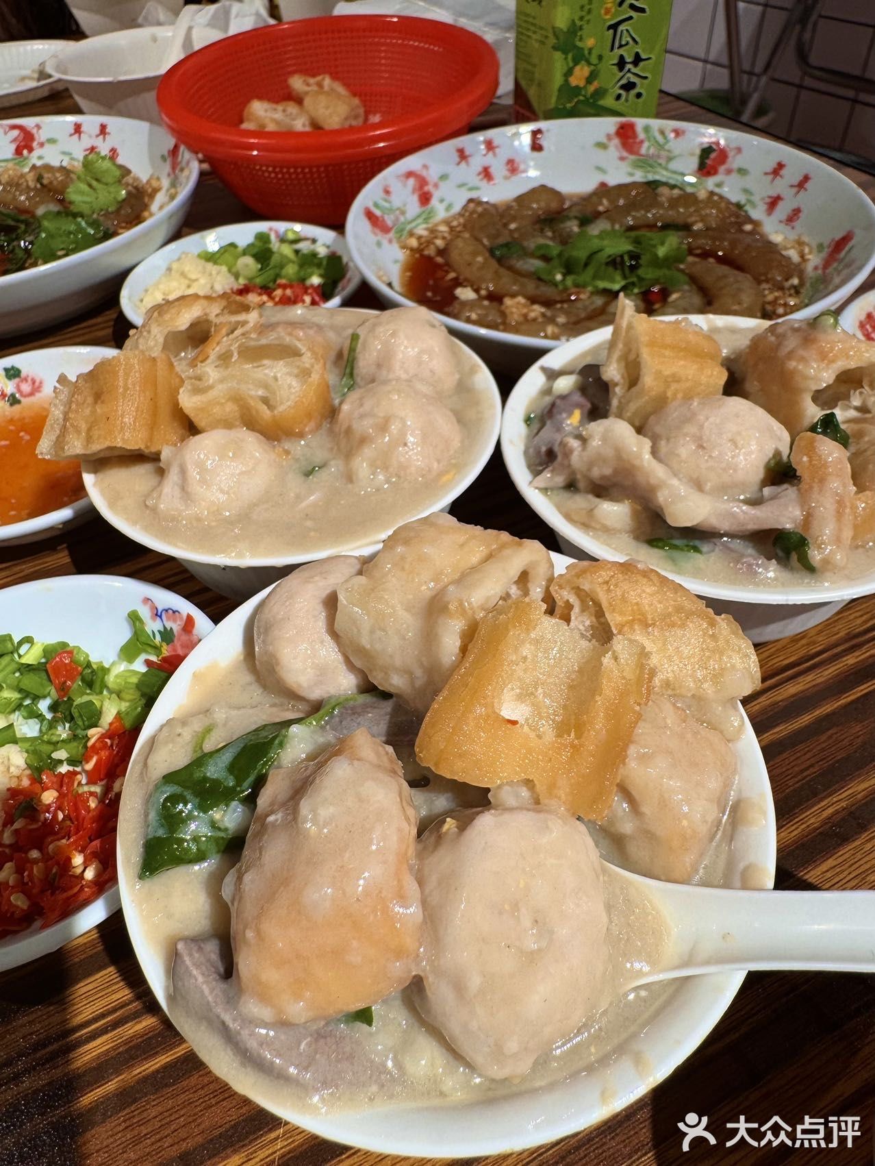 在抚琴！成都最伟大的干蒸排骨出现了！！