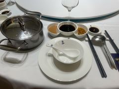 -红鼎豆捞·非遗鲍皇汤火锅(宝丰路店)