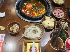 -黔有有贵州酸汤夺夺粉火锅(五味十字店)