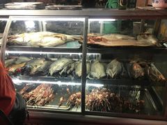 -布尔津河堤夜市