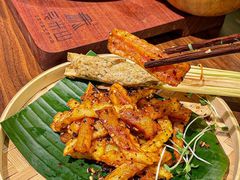 -良米山·云南野生菌过桥米线(上海首店)