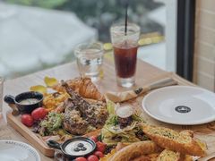 -Mark&Mars Restaurant