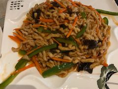 鱼香肉丝。-一盏明灯全素斋(殊像寺店)