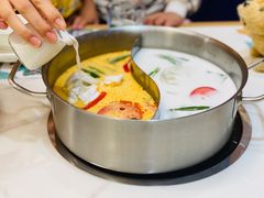 鸳鸯锅底-樾餐厅泰式海鲜火锅(民歌湖店)