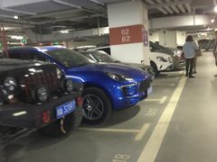 -成都银泰中心-停车场