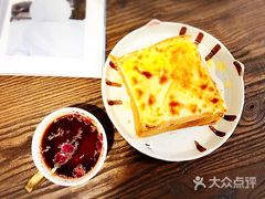 吐司-有猫主题·治愈系猫咖(曾厝垵店)