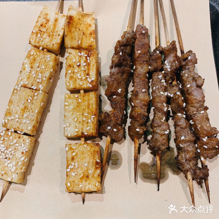 专注炸鸡翅，薄脆披萨，烧烤……太好吃