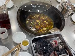 -屯老二农家铁锅炖·行业领军者(梅江店)