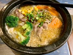 酸汤肥牛米线-滇越乘象云南餐厅(豆各庄店)