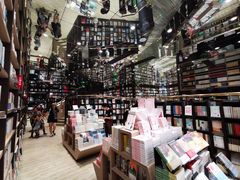-钟书阁(群光广场店)
