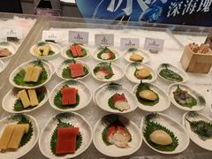 -雍容荟帝王蟹活龙虾展台自助(IFS黑金店)