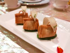 河虾肉松手袋酥-8餐厅(新葡京酒店)