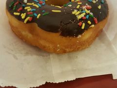 -Winchell's Donuts House