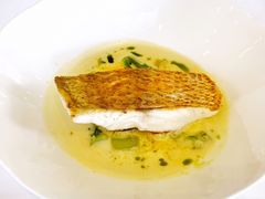 煎红鲷鱼配西蓝花佐甜大蒜柠檬汁-Jean Georges