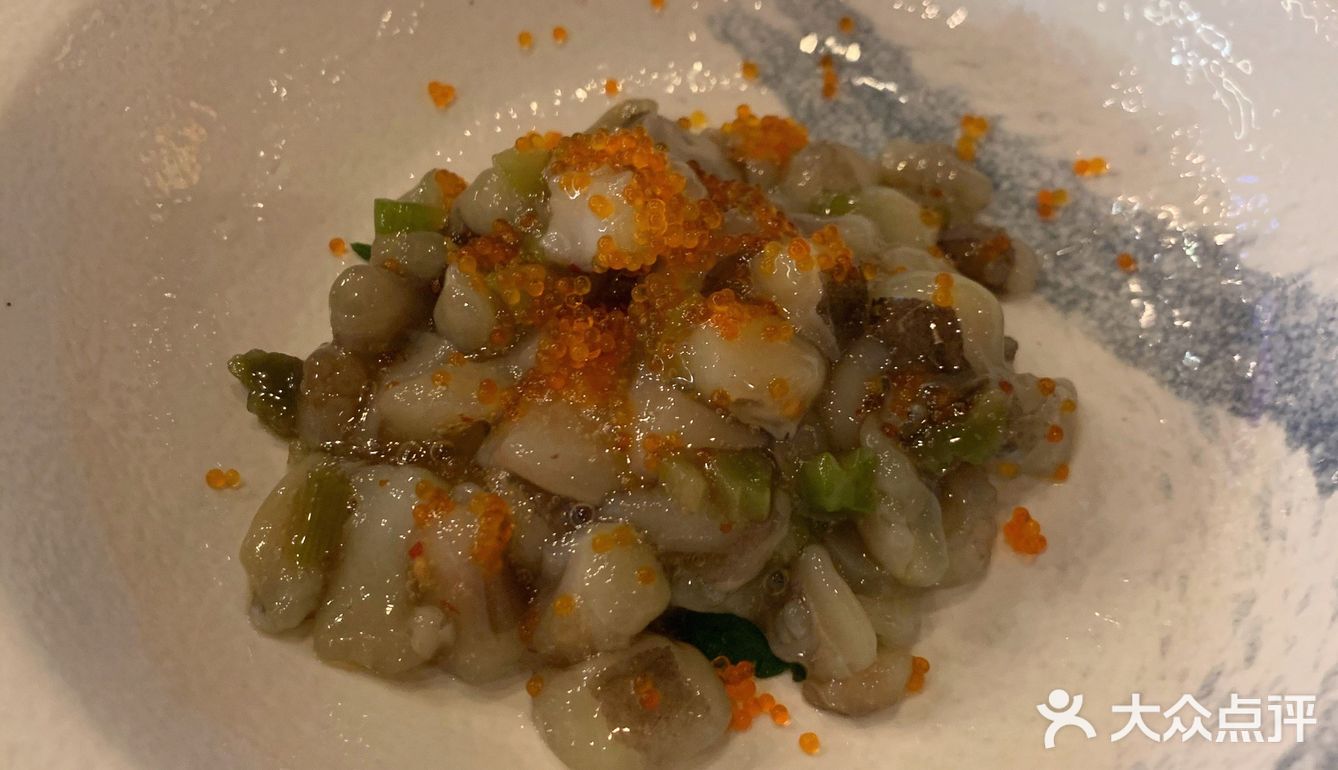 酒吧太吵？酒好喝的地方食物却不行