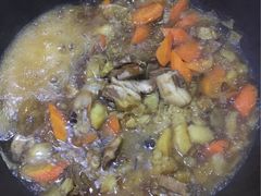 -粘豆包柴火铁锅炖