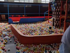 -反弹空间蹦床主题乐园