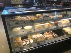 面包甜点陈列柜-红宝石·鲜奶小方·海派西点房(浦三店)