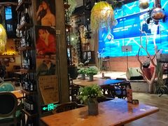 -临界音乐酒馆·小龙虾·江湖菜(华熙LIVE·鱼洞店)