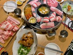 -江南猪肉商会无限续吃(弘大店)