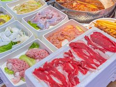 -来龍儿鲜切牛肉自助老火锅
