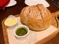 餐前面包-恰餐厅及酒吧 CHAR Bar & Grill (北京丽都皇冠假日店)