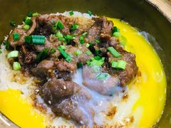 窝蛋牛肉饼煲仔饭-红星光发煲仔饭(文海店)