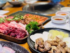 -草家酱蟹炭火烤肉店(珲春南路一店)