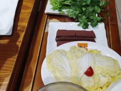 -佬土鹅肠火锅(扬中步行街店)