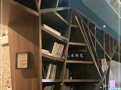 -钟书阁(松江泰晤士小镇店)