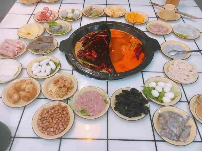 老报馆成都市井火锅-"在大众点评看到这家店,哈哈哈,冲着网红小.