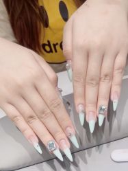 -丽心自助美甲美睫