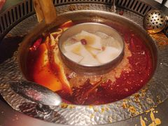 菌香鸳鸯锅-晓宇重庆火锅(赛格国际购物中心店)