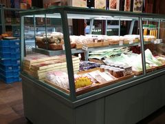 面包甜点陈列柜-桃源村(老门东店)