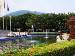 -亚龙湾亚泰商业街