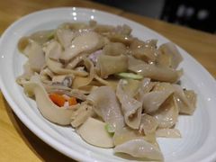 杏鲍菇竹耳爽肉片-十三式重庆江湖菜(金茂览秀城店)