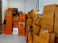 -聚云奢二手奢侈品黄金手表包包回收·中古店(三里屯总店)