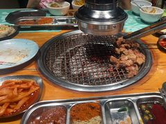 -唯成•韩国炭火烤肉 유성고기