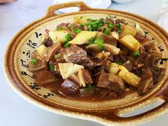 黄闷带皮牛肉-黔人百味.贵州菜