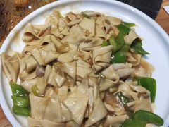 -山河屯铁锅炖·非遗东北菜(南山店)