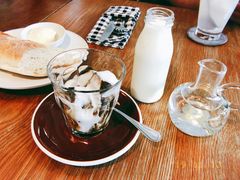 -ROAST coffee & eatery