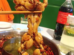鲜活牛蛙-蛙两只美蛙鱼头火锅(恒茂店)
