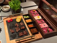 -左庭右院鲜牛肉火锅黑金店(陆家嘴中心店)