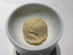 牛油果冰淇淋-荣轩(新荣记环球金融中心店)