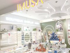 -目上眼镜·蔡司依视路授权(青浦宝龙店)