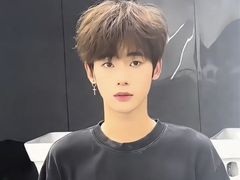 -鸿通城购物中心