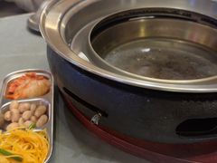 -围炉肉舍•炭烤活鳗•丹东海鲜烤肉(步行街店)