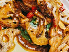 -有红鸡毛店·川菜(建设路店)