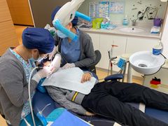 -瑞尔齿科(上海长风大悦城店)