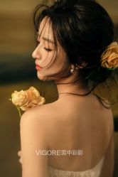 -雪中彩影婚纱摄影·微光艺术中心